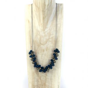  Collar con cilindros y bolas de madera WOOD, STONE AND RESIN NECKLACES FOR WOMEN