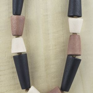 Foto principal Collar PAULA con piezas conicas de madera
