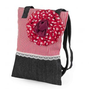  Bolso rectangular con flor 